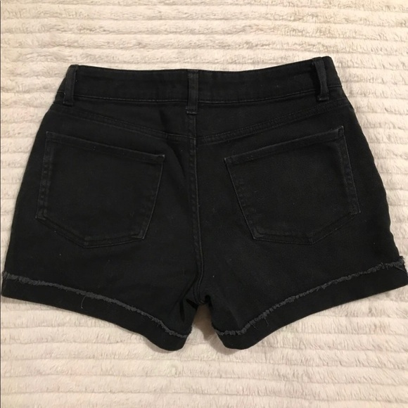 Black shorts - Picture 2 of 3